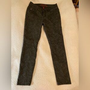 Elle Black Floral-Textured Skinny Jeans